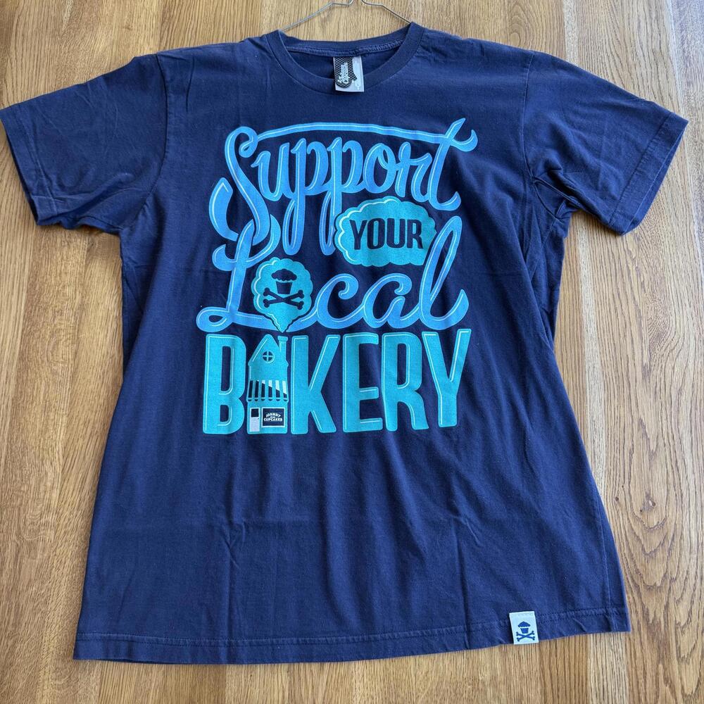 Johnny Cupcakes Support Your Local Bakery T-Shirt Size L